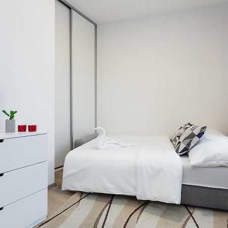 Harfa Apartments Prag Exteriör bild